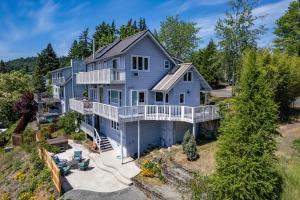 Το κτήριο όπου στεγάζεται  η παραθεριστική κατοικία