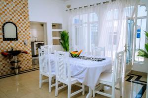 Fotografie z fotogalerie ubytování Zebra Domus v destinaci Huye + 8 fotografií