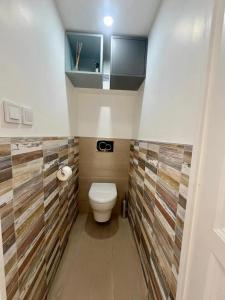 Et badeværelse på Appartement Charmant à Mouans-Sartoux, 30 m²