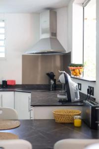 Φωτογραφία από το άλμπουμ του Appartement accueillant à Le François, 25 m², piscine σε Quartier la Monnerot