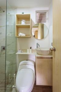 Ένα μπάνιο στο Edificio Comuna Loft +45 φωτογραφίες