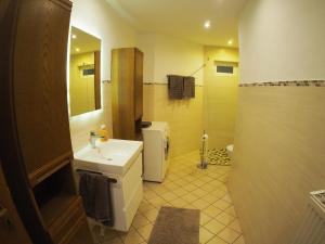 Ένα μπάνιο στο Am Waldrand +4 φωτογραφίες