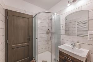 Ένα μπάνιο στο Romantické studio v podkroví na Velkém náměstí, Wi-Fi, Netflix +46 φωτογραφίες