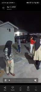 ドゥングンにあるAimers Lodgeの夜間立ち駐車場