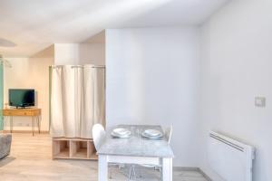 Photo de la galerie de l'établissement Le Confort du Soir - T2 - Lagnieu, à Lagnieu