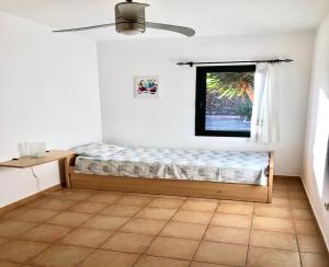 Ένα ή περισσότερα κρεβάτια σε δωμάτιο στο Delightful holiday villa with pool and hot tub