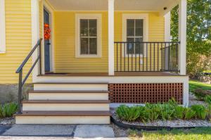 Το κτήριο όπου στεγάζεται  η παραθεριστική κατοικία +43 φωτογραφίες