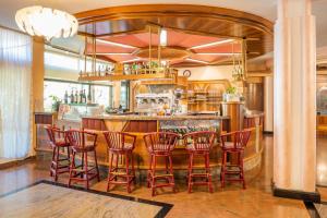 Gallery image of Park Hotel Oasi in Garda