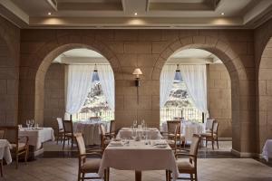 Khu vực ghế ngồi tại Lindian Dream Seaside Resort- Adults Only