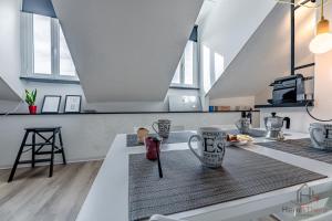 Η κουζίνα ή μικρή κουζίνα στο Historic Palace Duplex - Cruises 2min - AC - WiFi