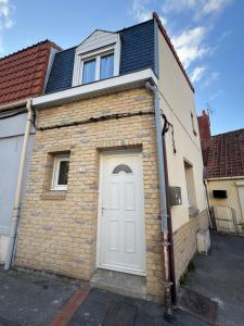 Το κτήριο όπου στεγάζεται  η παραθεριστική κατοικία