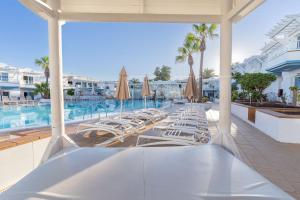 Bazén v ubytování Hotel Arena Beach nebo v jeho okolí