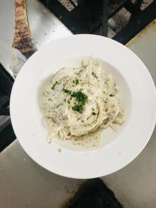 Jídlo v penzionu nebo okolí