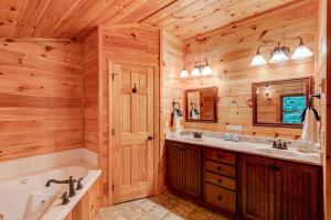 Koupelna v ubytování Little Creek Lodge + 39 fotografií