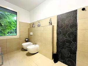 Phòng tắm tại Comfort Stay Near Sassuolo Hospital +17 ảnh