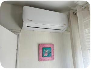 Fotografie z fotogalerie ubytování Chambre tout confort Saphir 1 à 3 P dans belle maison v destinaci Vaulx-en-Velin