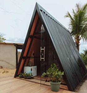 Το κτήριο όπου στεγάζεται  το οργανωμένο κάμπινγκ