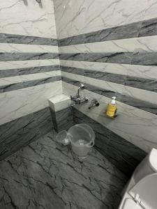 Ένα μπάνιο στο Hotel SPGI