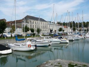 Příroda nedaleko prázdninového domu + 16 fotografií