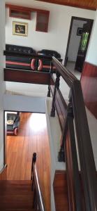 Giường tầng trong phòng chung tại Royal Holiday Homes 4BHK premium Luxury Beach Villa, Uthandi