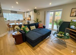 Posezení v ubytování Luxury 1 bed new-build house near Science & Business parks