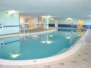 Hồ bơi trong/gần Beachfront Sugar Coast Retreat