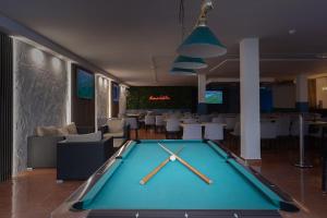 Biliár nebo kulečník v ubytování Hotel Arena Suite - Adults Only