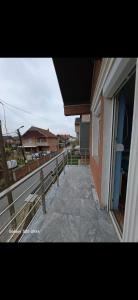 Balkón nebo terasa v ubytování Charming Ferizaj Villa