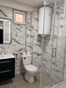 Ένα μπάνιο στο Mysteri +14 φωτογραφίες