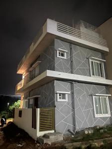 Το κτήριο όπου στεγάζεται  η βίλα