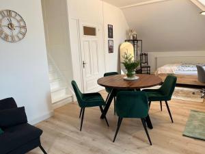 Khu vực ghế ngồi tại Elegantes Zimmer in historischer Villa in Siegen-Eiserfeld +9 ảnh