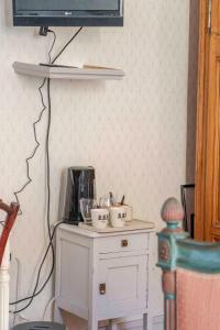 Μια τηλεόραση ή/και κέντρο ψυχαγωγίας στο Chez Marie