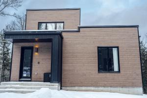 Tòa nhà nơi nhà gỗ tọa lạc