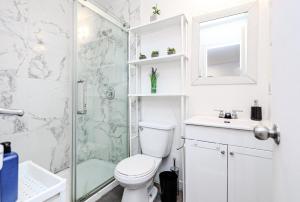 Foto dalla galleria di Condo élégant au centre de Montréal a Montréal