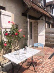 Φωτογραφία από το άλμπουμ του La Chapelle de Monet - Logis Roses Rouges σε Bois-Jérôme-Saint-Ouen