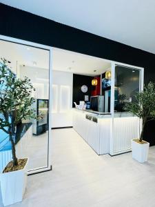 Η κουζίνα ή μικρή κουζίνα στο Hotel O Near Tawau Hospital Formerly Mangrove Hotel