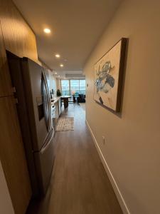 TV a/nebo společenská místnost v ubytování Downtown Waterfront 1 Bedroom with AC and Gym