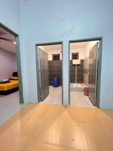 Ένα μπάνιο στο aslam homestay 2 bedrooms