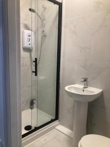 Koupelna v ubytování Flat 3, 260 Hawthorne Road