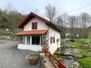 Φυσικό τοπίο κοντά σε αυτή η παραθεριστική κατοικία