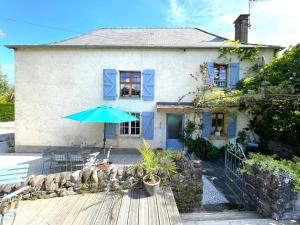 Το κτήριο όπου στεγάζεται  η παραθεριστική κατοικία