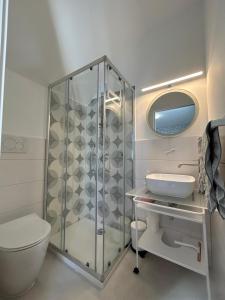 Koupelna v ubytování Riflessi su Ibla