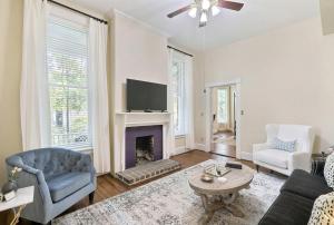 Μια τηλεόραση ή/και κέντρο ψυχαγωγίας στο Charlton On Lafayette