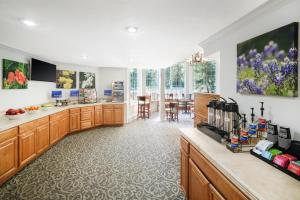 Kuchyň nebo kuchyňský kout v ubytování Best Western Country Lane Inn