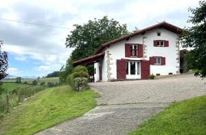 El edificio en el que está la casa vacacional