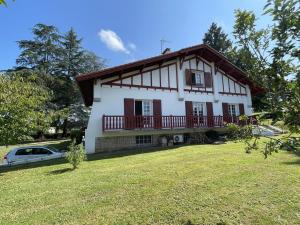 Το κτήριο όπου στεγάζεται  η παραθεριστική κατοικία