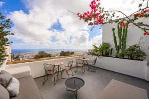 Gallery image of Lemon Suites Santorini in Fira