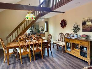 Χώρος καθιστικού στο WOW!! Ultimate Pocono Retreat, Hot Tub, Game Room, Deck, Lakes, Skiing, Pools +50 φωτογραφίες