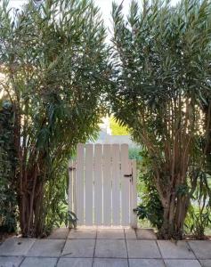 Zahrada ubytování Maisonnette Ti Lézard Vert au calme à 100 mètres de la plage