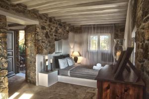 Ένα ή περισσότερα κρεβάτια σε δωμάτιο στο Villa Delilah - Paradise Estate Mykonos - Views, Party, Memories 2026 +156 φωτογραφίες